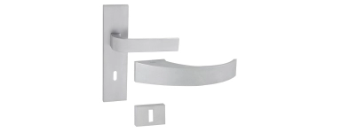 Kliky na interiérové a exteriérové dveře